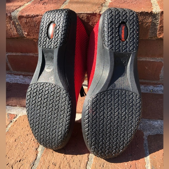 A’RCOPEDICO Women’s size 39 red LS “shocks” shoes - Picture 10 of 11